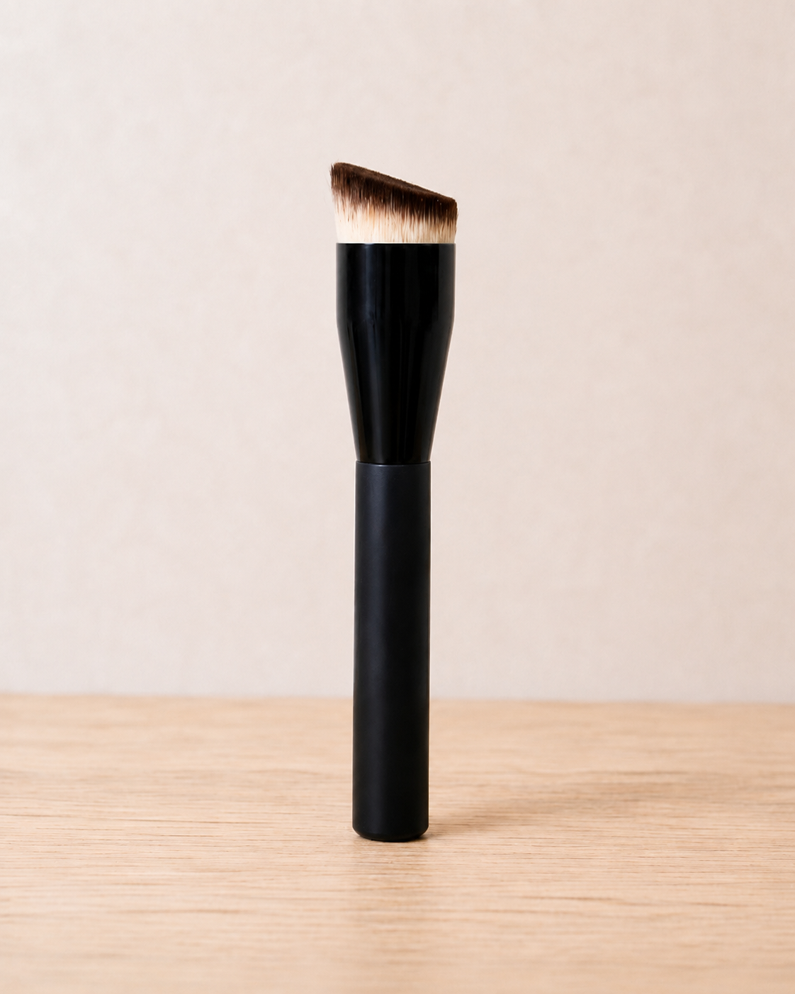 The Lux Liquid Foundation Brush